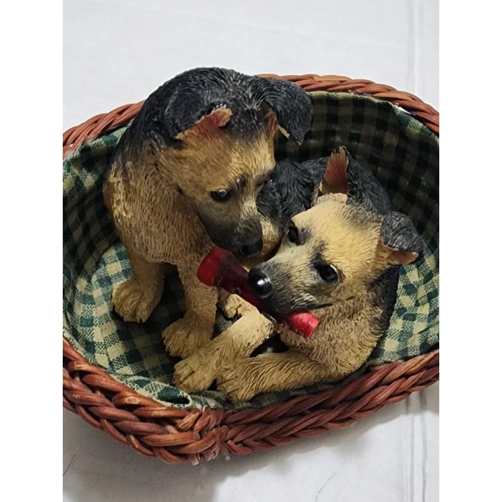 Living Stone 1998 German Shepherd Pups‎ Sidekicks Wicker Basket Dog Figurine